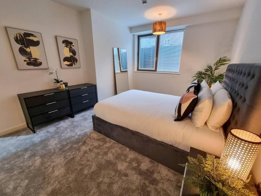 Stunning 4-Bedroom Townhouse With Free Parking Mánchester Exterior foto