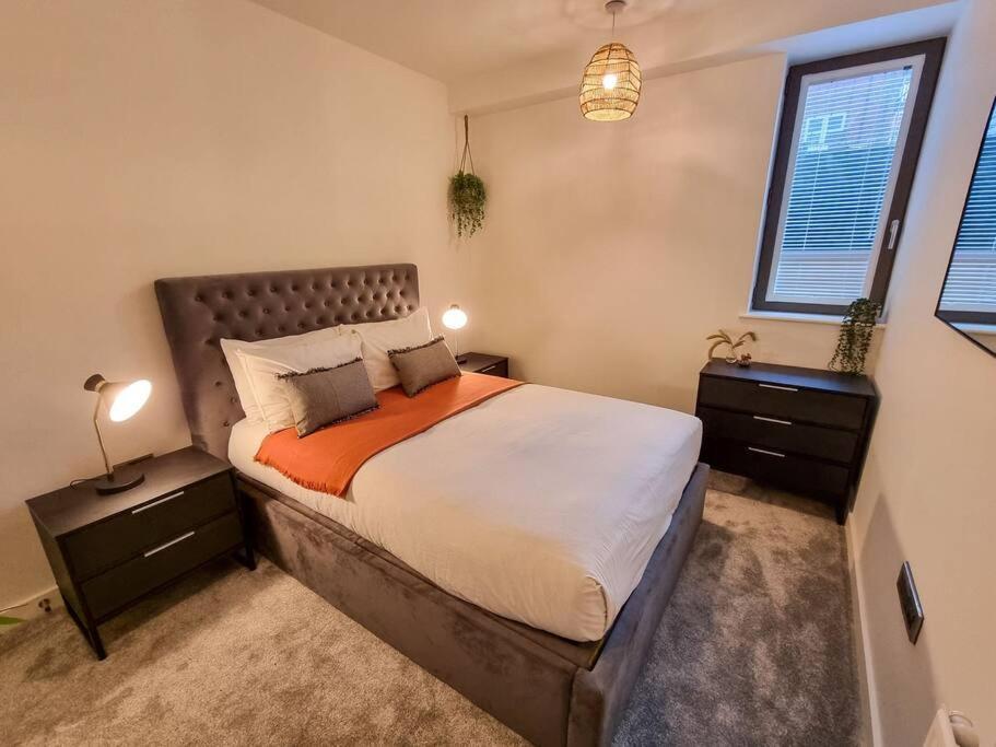 Stunning 4-Bedroom Townhouse With Free Parking Mánchester Exterior foto