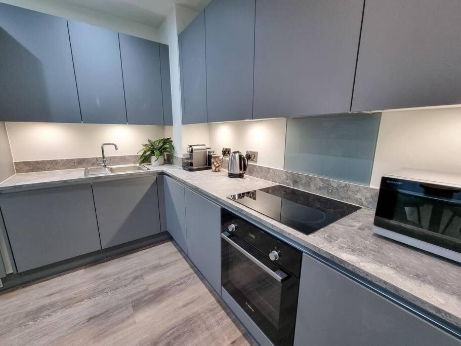 Stunning 4-Bedroom Townhouse With Free Parking Mánchester Exterior foto